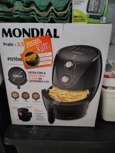 Vendo Air fryer 3,5l pouco tempo de uso R$200