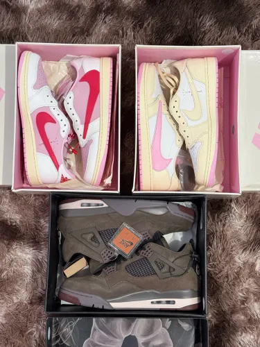 2x Jordan 1 Low & 1x Jordan 4