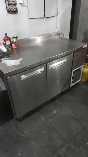 Vendo Balcão refrigerador duas portas 220V