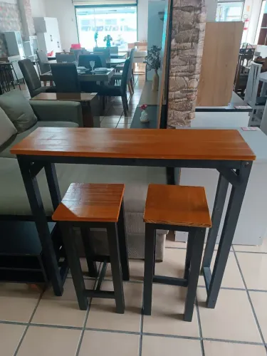 Bancada com duas Banquetas