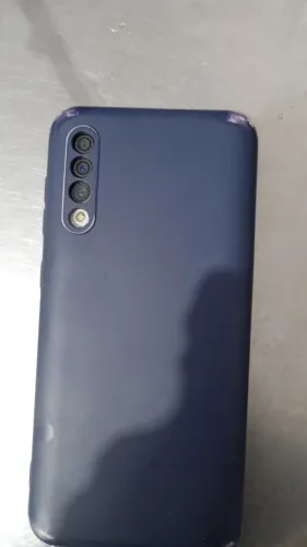 ? VENDO Samsung Galaxy A30s 64GB - Branco Aparelho de uso, com marcas do tempo mas funci