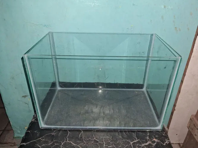 Aquário 35x20x23 (16litros)