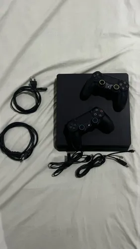 PS4 Slim 500GB Impecável + 2 Controles + 3 Jogos Mídia Física