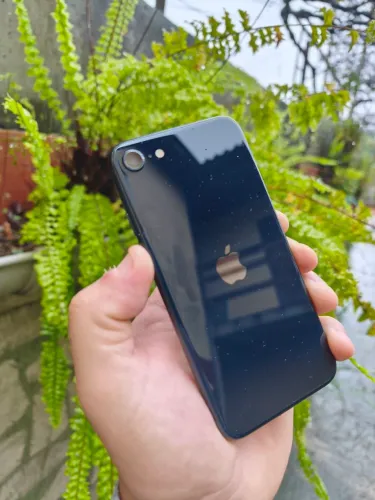 Iphone se 3 geração zerado