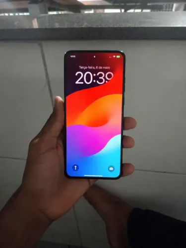 Vende se um celular moto g54 128gb 100% bateria ? dispenso curiosos!!