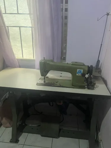 Máquina reta industrial