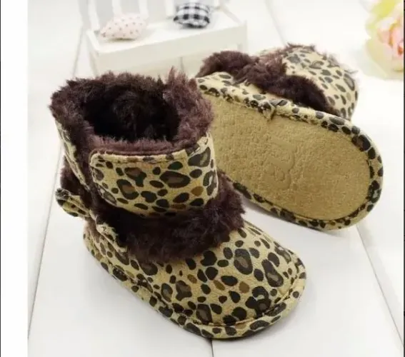 Botinha bebe oncinha com velcro NOVA