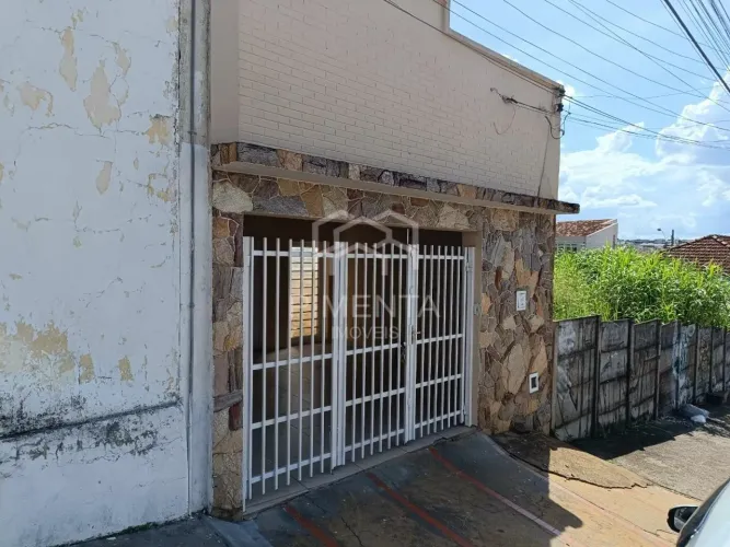 Casa 2 Dormitórios para locação em Franca - SP