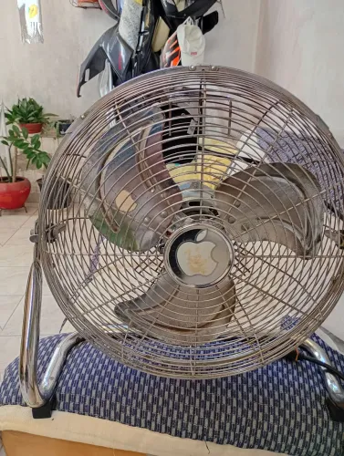 Ventilador de Mesa Cromado Usado - Vintage/