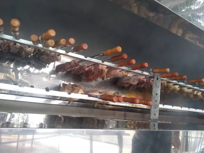 Churrasqueira pra grandes quantidade de carne