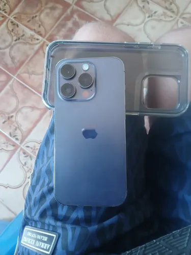 iPhone 14 Pro roxo