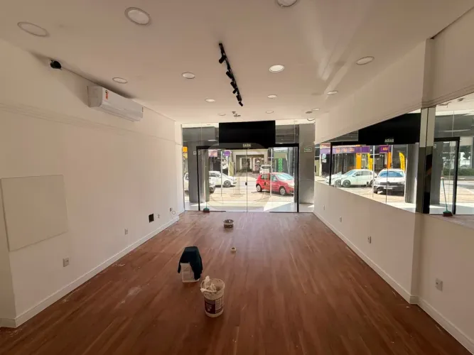 Sala Comercial para Locação em Cuiabá-MT, Bairro Quilombo: 02 Salas, 01 Banheiro, 55m² de
