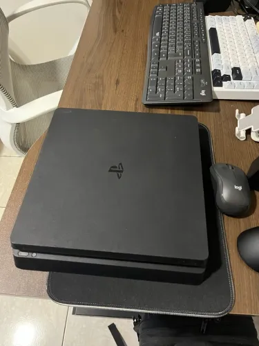 PS4 SLIM 500GB + 7 JOGOS + 2 CONTROLES