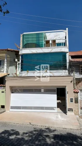 Casa de 4 quartos para Locação no Jardim Amália - CA01467