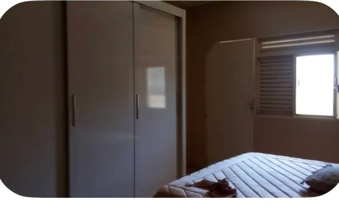 Quarto mobiliado pra moças
