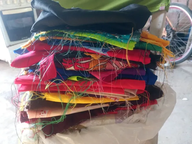 Vendo retalhos grandes estampados 