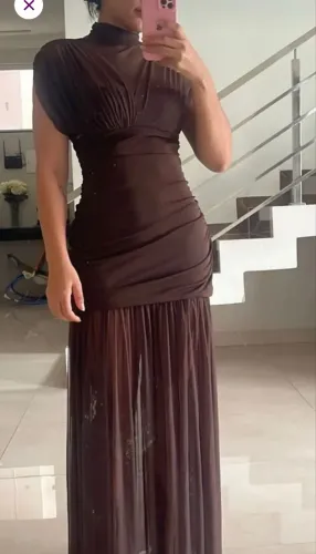 Vestido de festa marrom