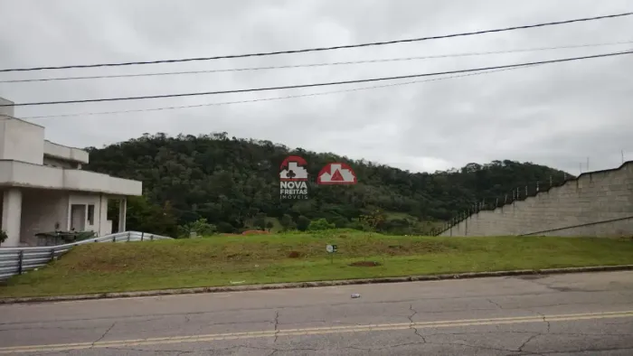 Terreno Padrão em Condomínio em Jambeiro