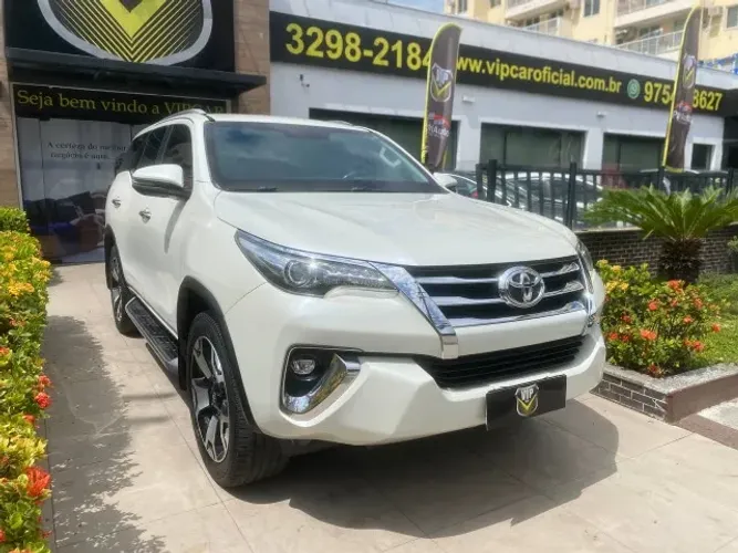 Toyota Hilux SW4 SRX 4X4 2.8 TDI 16V Dies. Aut. 2019