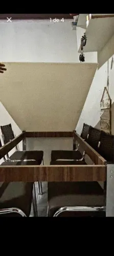 Mesa de vidro com 6 cadeiras