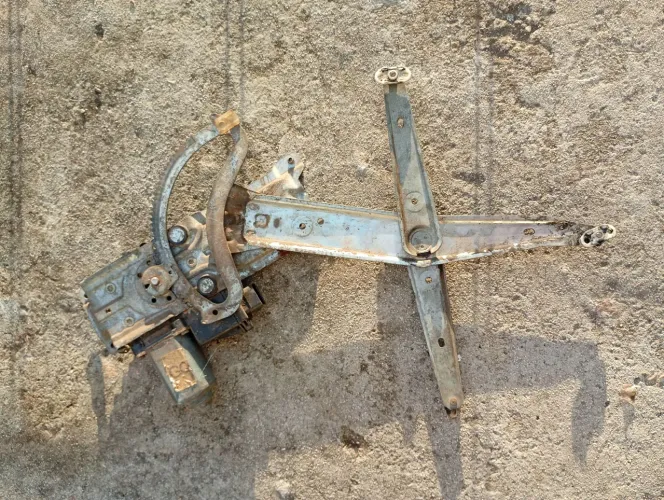Máquina de vidro elétrica Corsa dianteiro esquerdo 95 ao 05