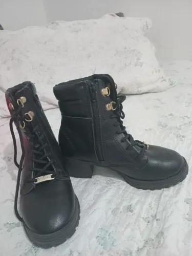Vendo bota infantil da Molekinha 