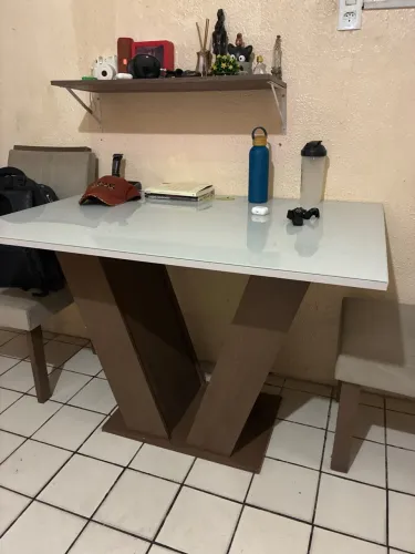 Mesa com vidro