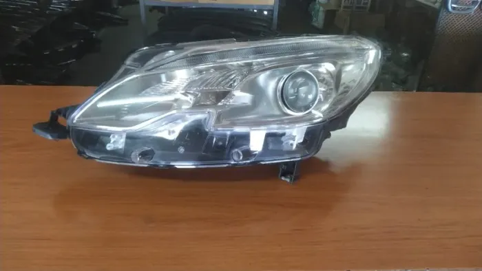 Farol Peugeot 2008 2015 ate 2024