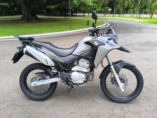 XRE 300 2019