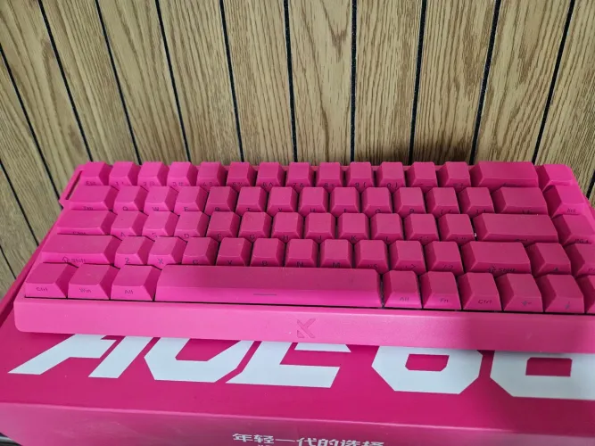 Teclado Ace geek 68 magenta<br>Magnético ultra silent<br>400,00 frete gratis