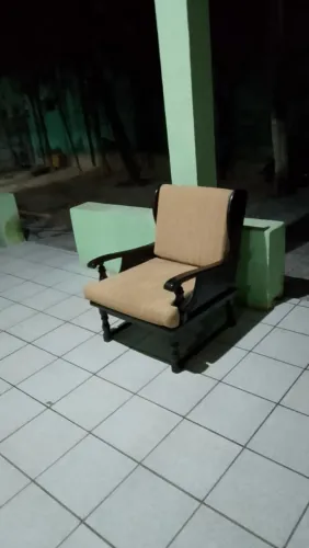 Conjunto de sofá colonial conservado