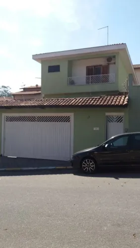 Casa Sobrado 310m2 em Condomínio Fechado, 3 Dormitórios, 1 Suíte, 1 Escritório, 5 Banheiro
