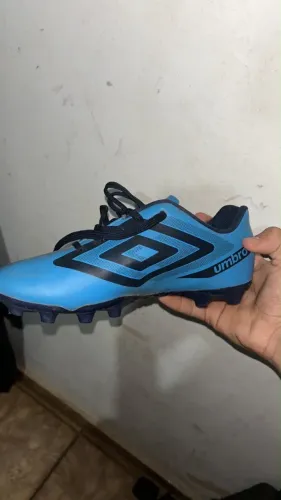 Chuteira campo umbro infantil 