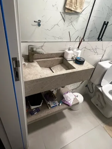 Pias de banheiro completas