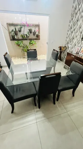 Mesa de jantar quadrada com 6 cadeiras