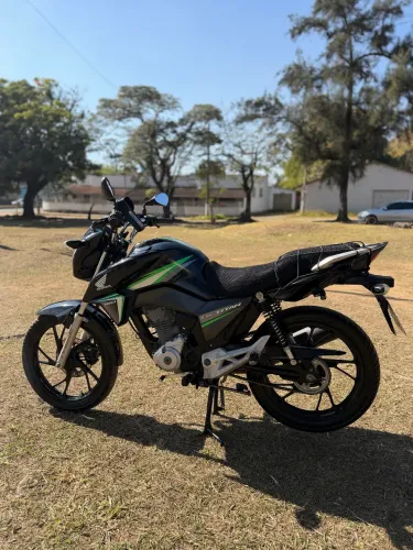 Titan 2017 super conservada! Moto de garagem