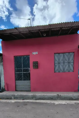 Vendo casa na ferinha do tabuleiro