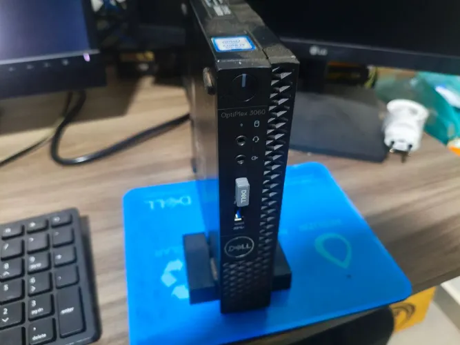 Micro Computador Dell I3 De 8° Geração 8g De Ram Ssd M2 128g