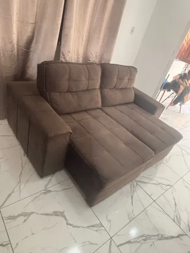 Sofá retrátil R$1.600. Se transforma em cama,3 lugares - super confortável