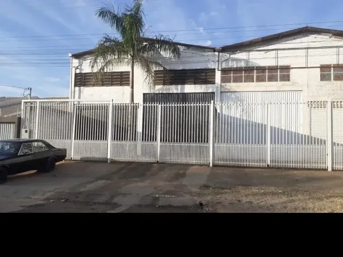 galpão comercial 240 m2 ( lote 300m2) jd.Zuleika-Luziania-GO