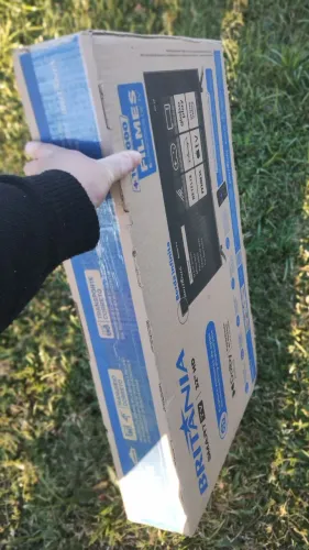 Smart TV Britânia 32 polegadas - Nova LACRADA