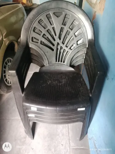 Jogo de mesa com cadeira tipo poltrona 