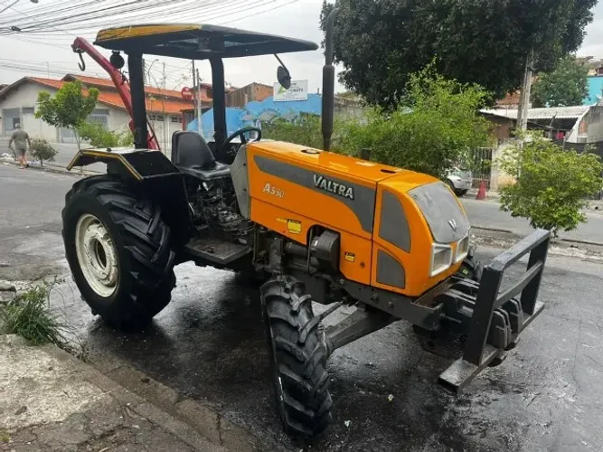 Trator Valtra a 550 - 2013