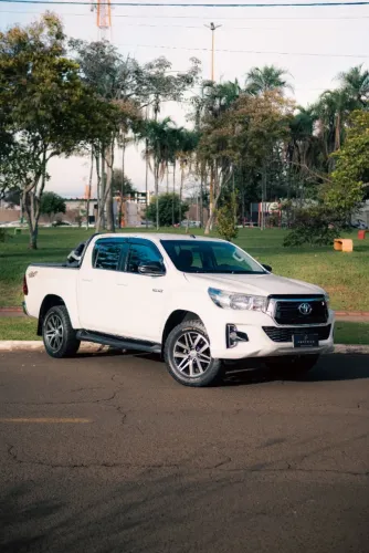 Toyota Hilux CD SR 4X4 2.8 TDI Diesel Aut. 2020