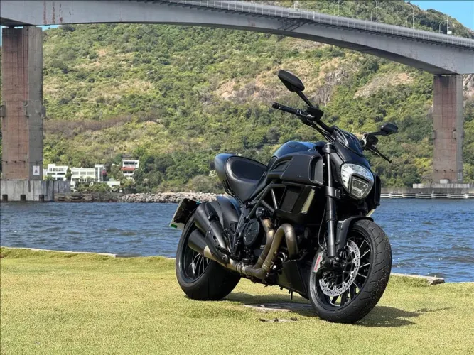 DUCATI DIAVEL DARK