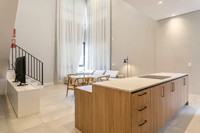 Apartamento mobiliado no bairro Saco Grande.
