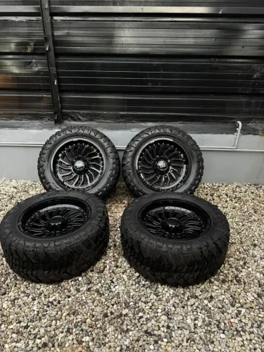 Kit completo Roda aro 20 e pneu off road