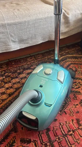 Aspirador Electrolux EQP20 1800W 220V
