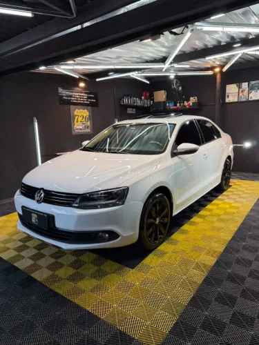 Volkswagen Jetta Comfortline 2.0 T.flex 8V 4P Tipt. 2014