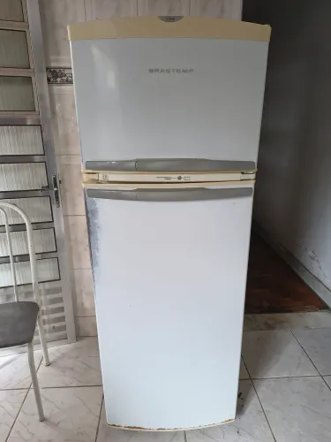 GELADEIRA PARA CONSERTO OU PEÇAS